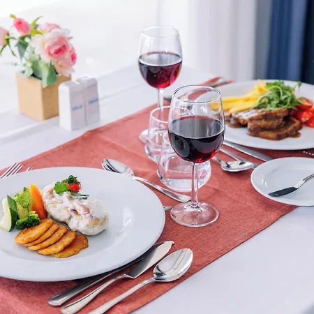 מלון דירות Grand Muthu Oura View Club 5*