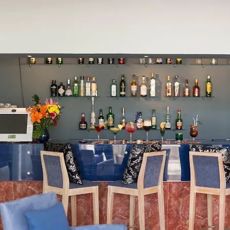 מלון דירות Grand Muthu Oura View Club 5*