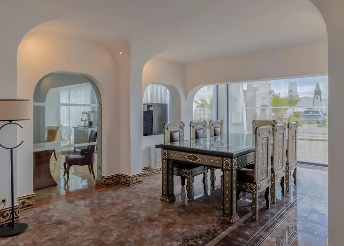 Aparthotel Grand Muthu Oura View Club 5*