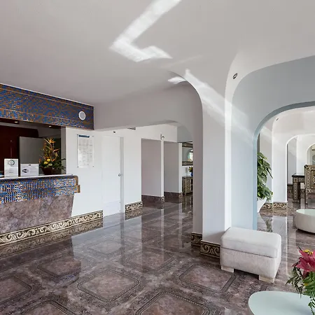 Aparthotel Grand Muthu Oura View Club 5*
